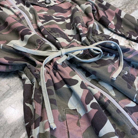 Hard Tail Forever Camo Khaki Green and Pink Jacket. Drawstring Waist. Size S NWT - Picture 6 of 10
